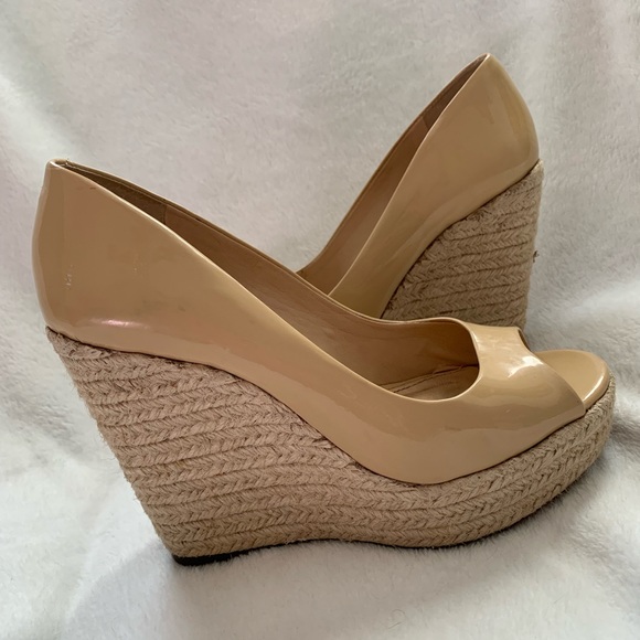 Vince Camuto Shoes - 🌟 Vince Camuto Nude Wedges